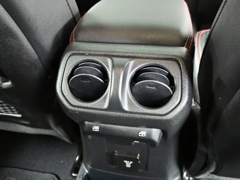 2023 Jeep Wrangler с пробегом 10 890 км