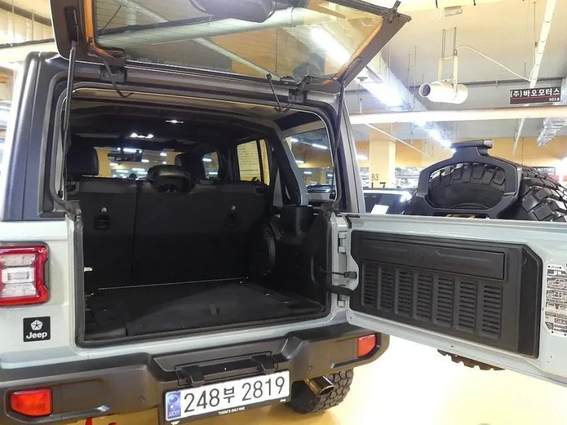 2023 Jeep Wrangler с пробегом 36 000 км