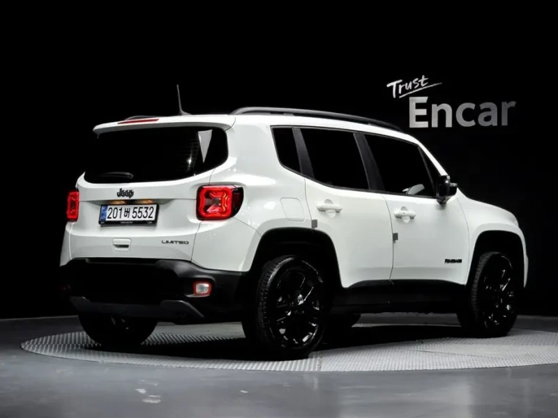 2023 Jeep Renegade с пробегом 12 352 км