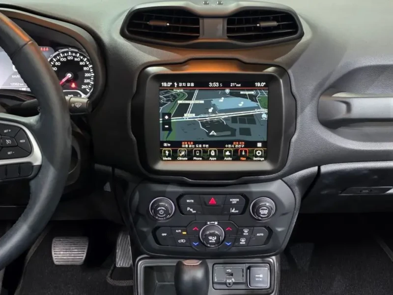 2023 Jeep Renegade с пробегом 12 352 км