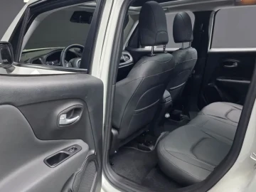 2023 Jeep Renegade с пробегом 12 352 км