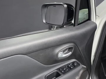 2023 Jeep Renegade с пробегом 12 352 км