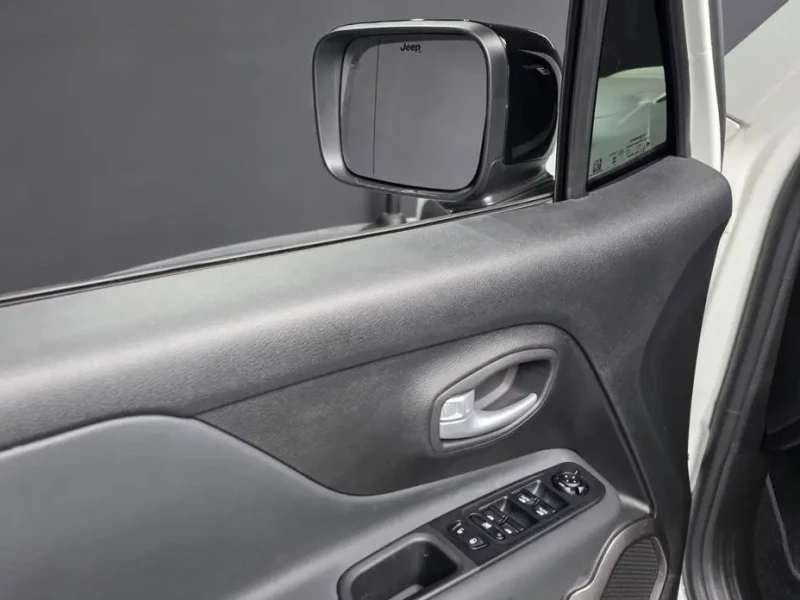 2023 Jeep Renegade с пробегом 12 352 км