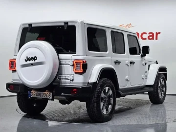 2023 Jeep Wrangler с пробегом 78 097 км