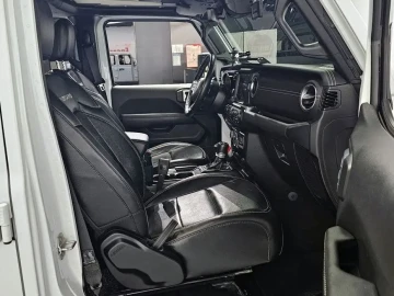 2023 Jeep Wrangler с пробегом 78 097 км