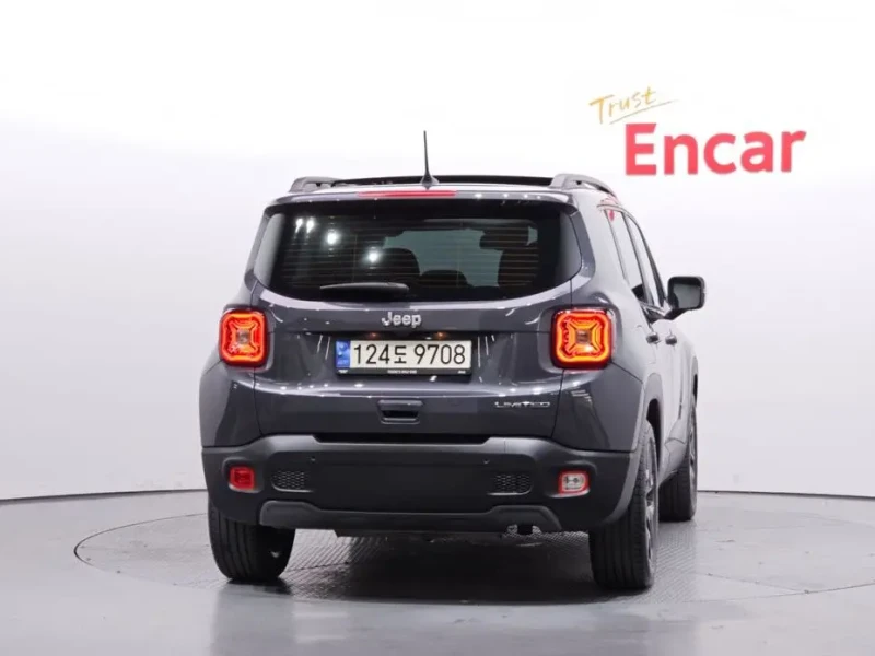 2023 Jeep Renegade с пробегом 27 506 км
