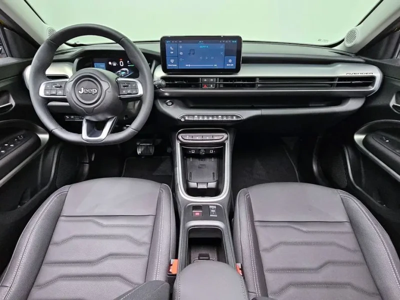 2024 Jeep Avenger с пробегом 4 533 км