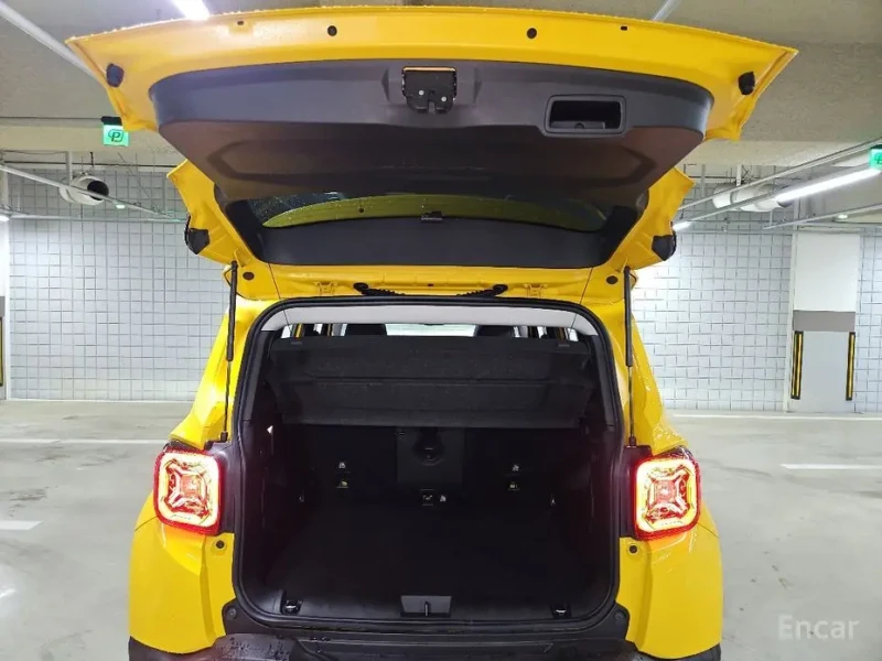 2023 Jeep Renegade с пробегом 28 353 км