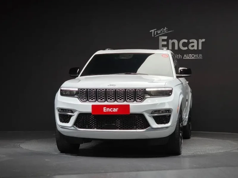 2023 Jeep Grand Cherokee с пробегом 42 497 км