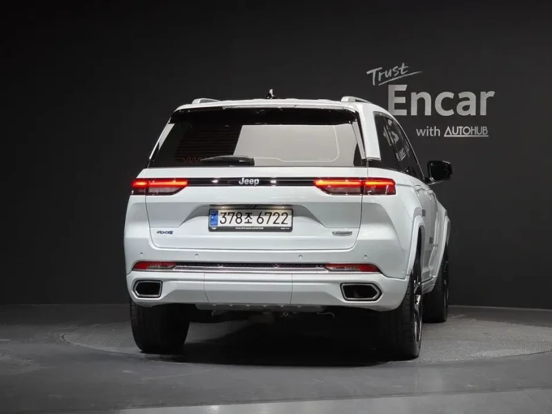 2023 Jeep Grand Cherokee с пробегом 42 497 км