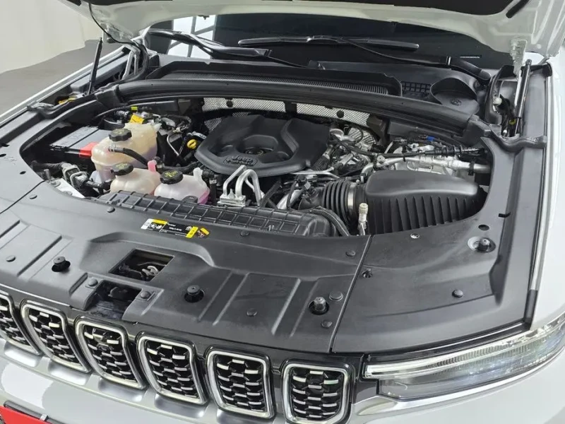 2023 Jeep Grand Cherokee с пробегом 42 497 км