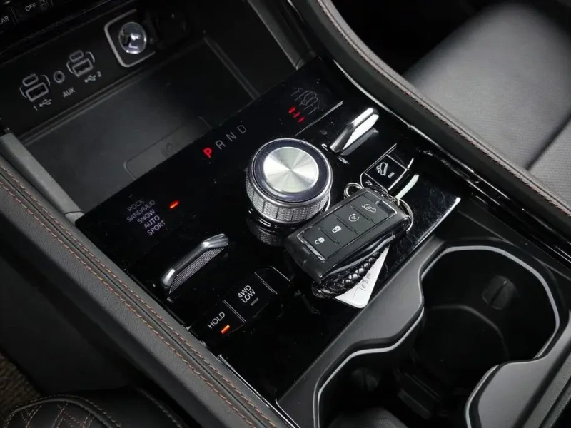 2023 Jeep Grand Cherokee с пробегом 42 497 км