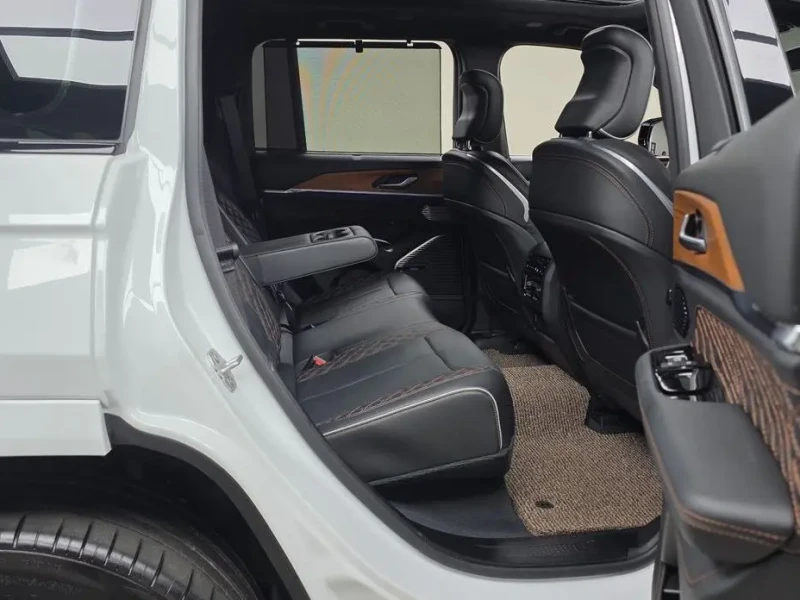 2023 Jeep Grand Cherokee с пробегом 42 497 км