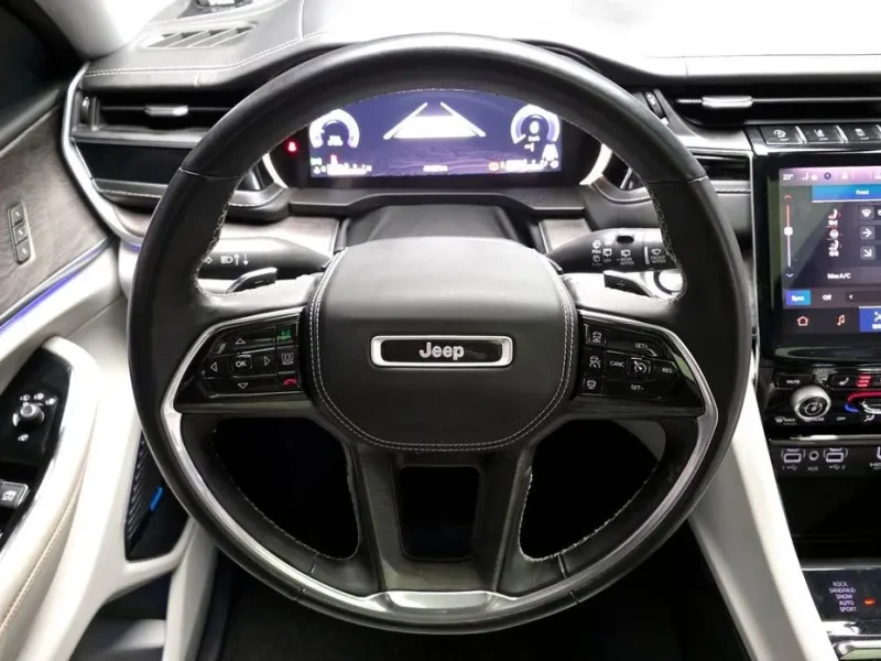 2022 Jeep Cherokee с пробегом 43 029 км
