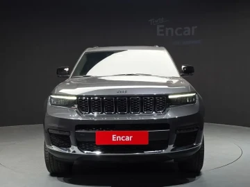 2023 Jeep Grand Cherokee с пробегом 35 284 км