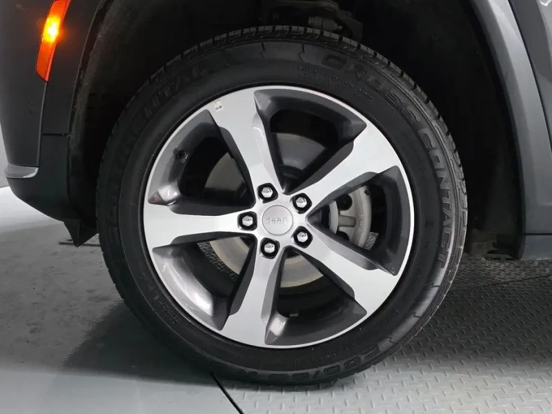 2023 Jeep Grand Cherokee с пробегом 35 284 км