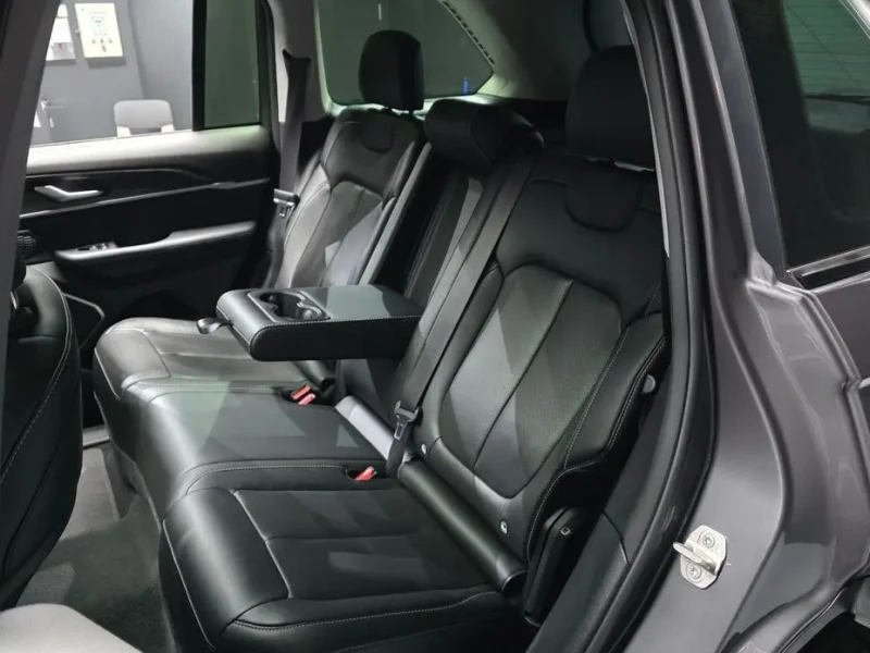 2023 Jeep Grand Cherokee с пробегом 35 284 км
