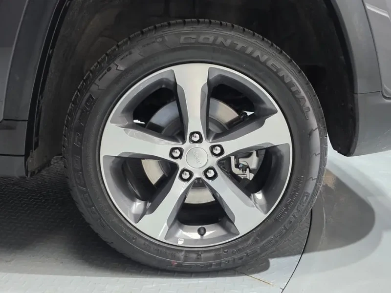 2023 Jeep Grand Cherokee с пробегом 35 284 км