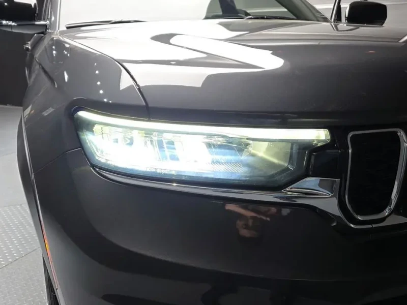 2023 Jeep Grand Cherokee с пробегом 35 284 км