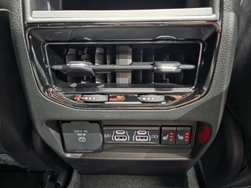 2023 Jeep Grand Cherokee с пробегом 35 284 км