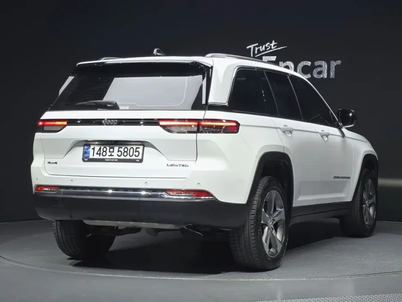 2023 Jeep Cherokee с пробегом 34 418 км