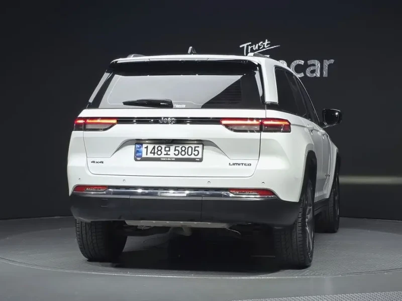 2023 Jeep Cherokee с пробегом 34 418 км