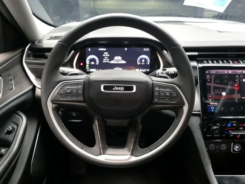 2023 Jeep Cherokee с пробегом 34 418 км