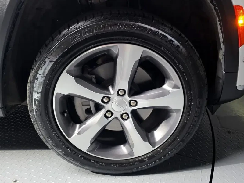 2023 Jeep Cherokee с пробегом 34 418 км