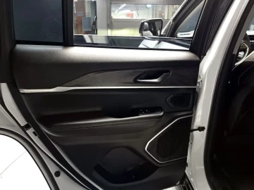 2023 Jeep Cherokee с пробегом 34 418 км
