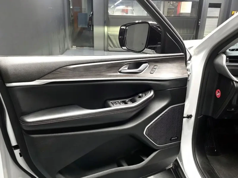 2023 Jeep Cherokee с пробегом 34 418 км