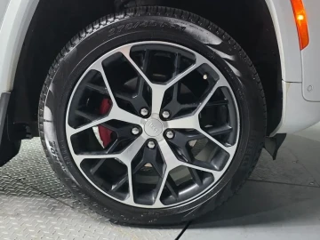 2023 Jeep Grand Cherokee с пробегом 64 097 км