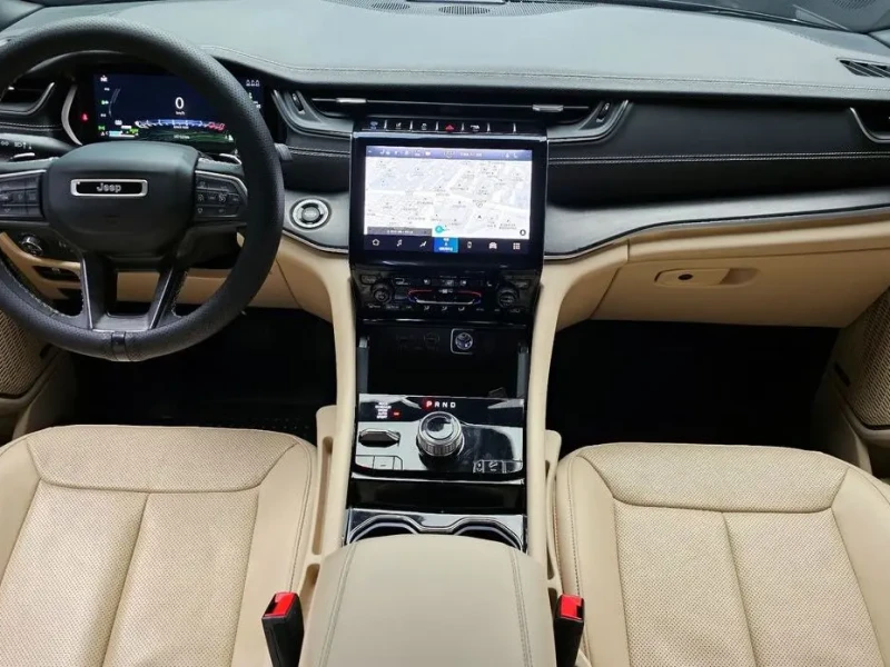 2023 Jeep Grand Cherokee с пробегом 16 750 км