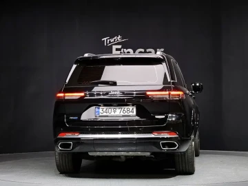 2023 Jeep Grand Cherokee с пробегом 31 933 км