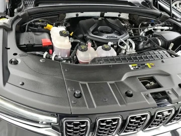 2023 Jeep Grand Cherokee с пробегом 31 933 км