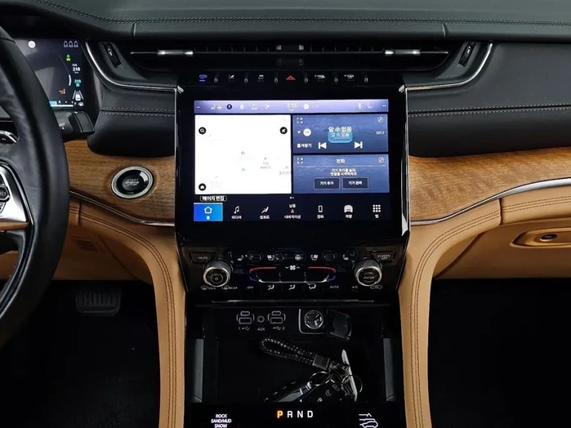 2023 Jeep Grand Cherokee с пробегом 31 933 км