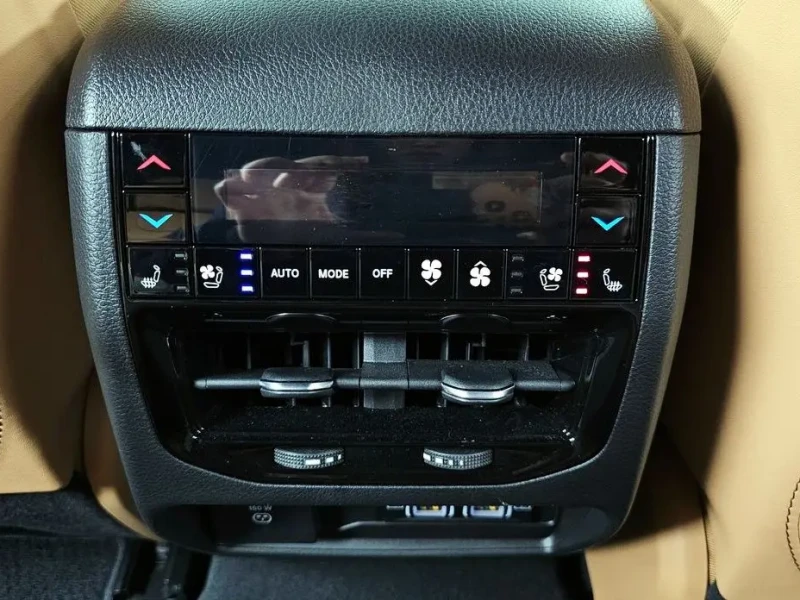 2023 Jeep Grand Cherokee с пробегом 31 933 км