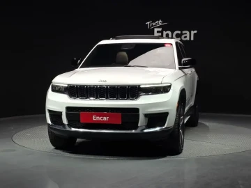 2023 Jeep Grand Cherokee с пробегом 39 244 км