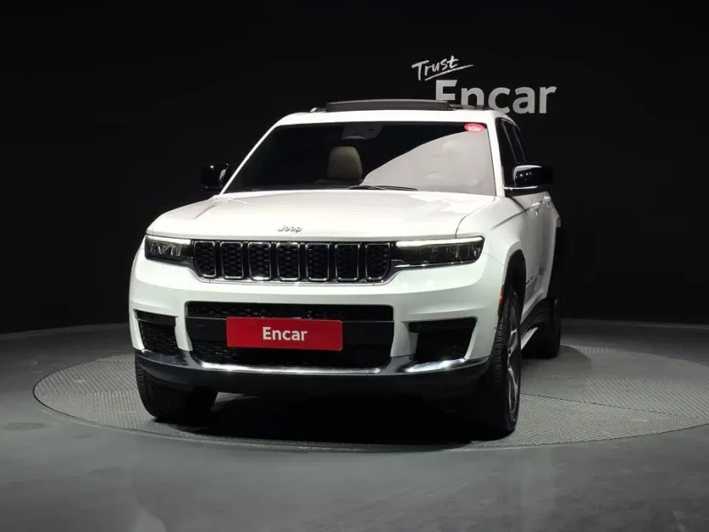 2023 Jeep Grand Cherokee с пробегом 39 244 км