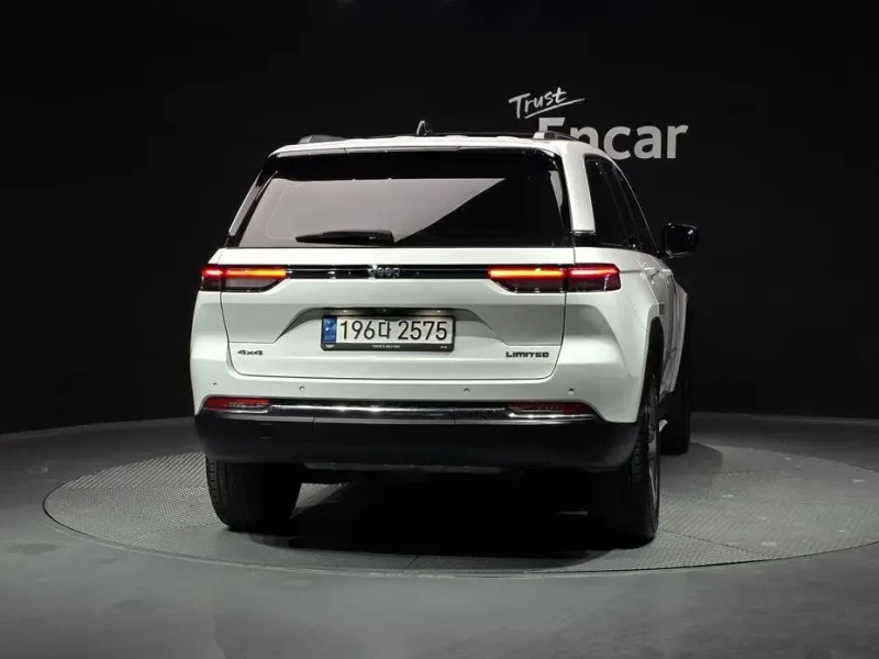 2023 Jeep Grand Cherokee с пробегом 39 244 км