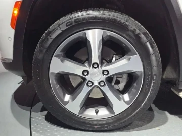 2023 Jeep Grand Cherokee с пробегом 39 244 км