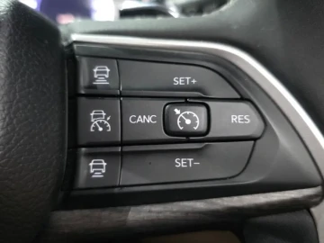 2023 Jeep Grand Cherokee с пробегом 39 244 км