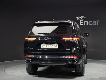2023 Jeep Grand Cherokee с пробегом 37 019 км