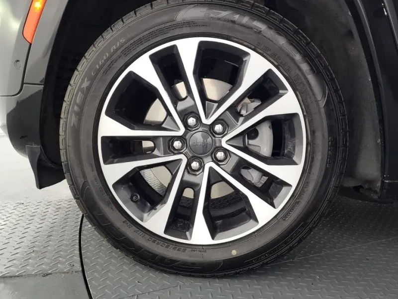 2023 Jeep Grand Cherokee с пробегом 46 517 км