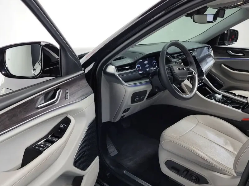 2023 Jeep Grand Cherokee с пробегом 46 517 км
