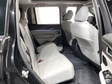 2023 Jeep Grand Cherokee с пробегом 46 517 км