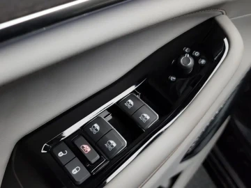 2023 Jeep Grand Cherokee с пробегом 46 517 км