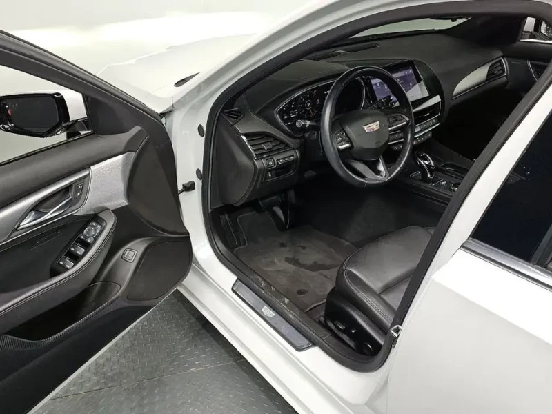 2022 Cadillac CT5 с пробегом 27 019 км