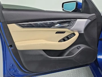 2022 Cadillac CT5 с пробегом 13 031 км