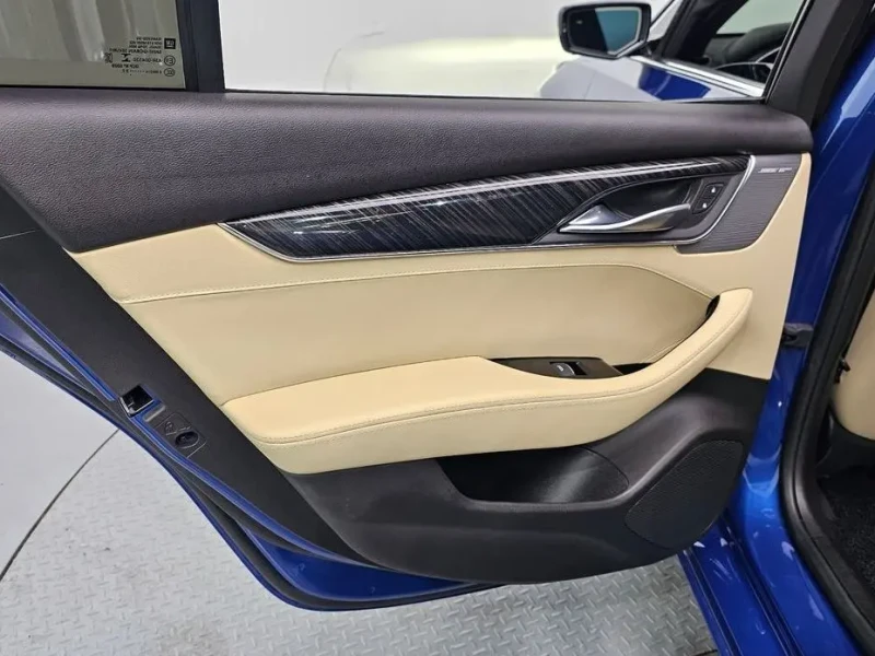 2022 Cadillac CT5 с пробегом 13 031 км