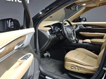 2022 Cadillac XT6 с пробегом 67 170 км